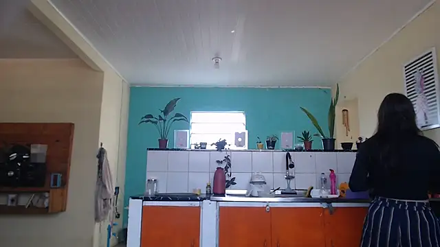 ayanahot  online show from 4, 10, 2025