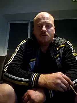 Snapshot of svenni2525 chatting on 7, 10, 2025 svenni2525 online show from 7, 10, 2025