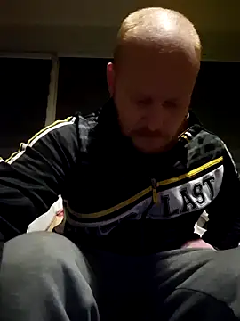 Snapshot of svenni2525 chatting on 21, 11, 2025 svenni2525 online show from 21, 11, 2025