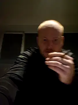 Snapshot of svenni2525 chatting on 15, 10, 2025 svenni2525 online show from 15, 10, 2025