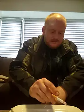 Snapshot of svenni2525 chatting on 13, 10, 2025 svenni2525 online show from 13, 10, 2025