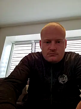 Snapshot of svenni2525 chatting on 28, 9, 2025 svenni2525 online show from 28, 9, 2025