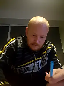 Snapshot of svenni2525 chatting on 19, 10, 2025 svenni2525 online show from 19, 10, 2025