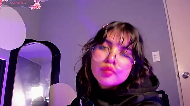 Zara Snow online show from 2, 10, 2025