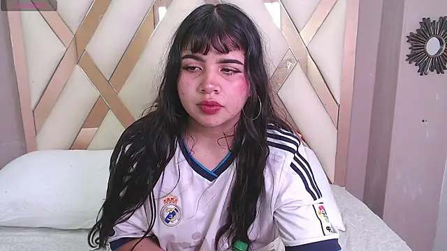 Zara Snow online show from 14, 11, 2025