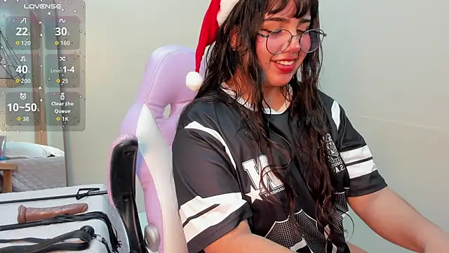 Zara Snow online show from 13, 12, 2025