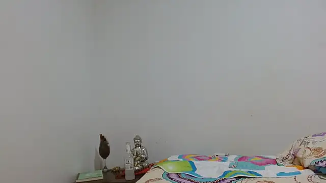 naiaratobon   online show from 18, 2, 2026