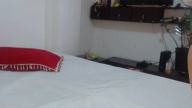 naiaratobon   online show from 26, 9, 2025