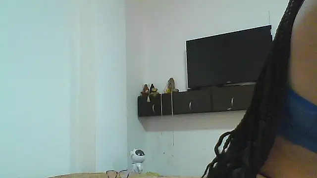 naiaratobon   online show from 4, 11, 2025