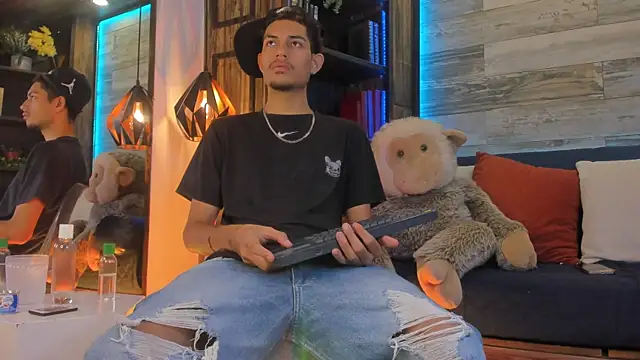 Snapshot of Adonis_WB chatting on 18, 11, 2025 Adonis WB online show from 18, 11, 2025