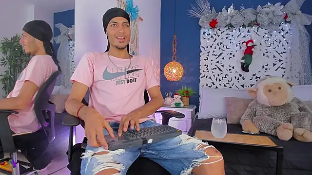 Adonis WB online show from 4, 12, 2025