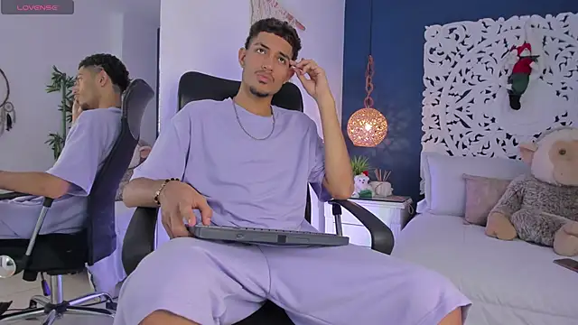 Snapshot of Adonis_WB chatting on 24, 11, 2025 Adonis WB online show from 24, 11, 2025