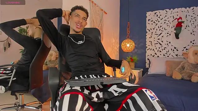 Snapshot of Adonis_WB chatting on 21, 11, 2025 Adonis WB online show from 21, 11, 2025