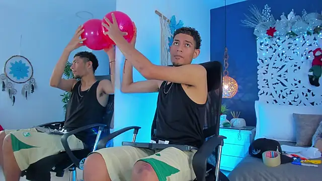 Snapshot of Adonis_WB chatting on 28, 11, 2025 Adonis WB online show from 28, 11, 2025