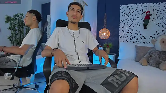 Snapshot of Adonis_WB chatting on 21, 11, 2025 Adonis WB online show from 21, 11, 2025