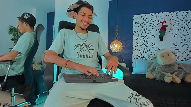 Snapshot of Adonis_WB chatting on 19, 11, 2025 Adonis WB online show from 19, 11, 2025