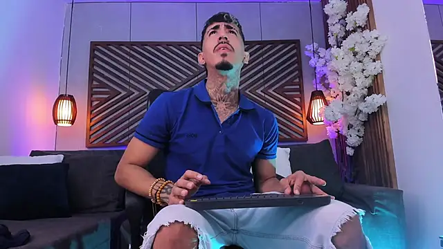 Snapshot of Donovan_Desmond chatting on 6, 2, 2026 Donovan Desmond online show from 6, 2, 2026