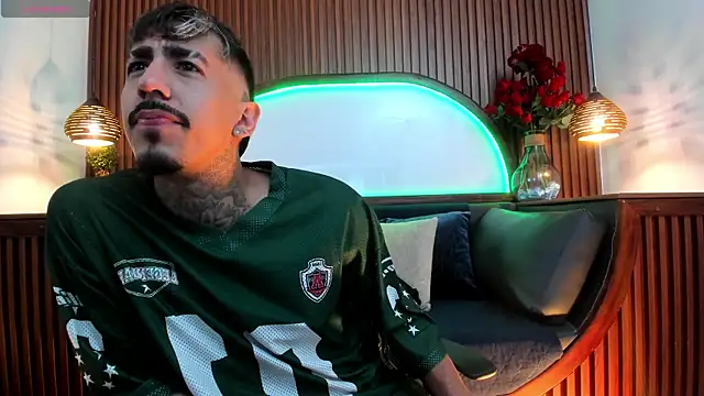 Snapshot of Donovan_Desmond chatting on 27, 2, 2026 Donovan Desmond online show from 27, 2, 2026