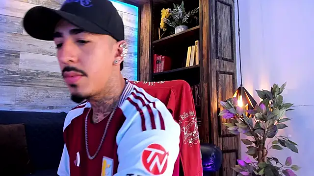 Snapshot of Donovan_Desmond chatting on 12, 2, 2026 Donovan Desmond online show from 12, 2, 2026