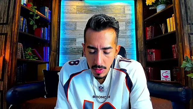 Donovan Desmond online show from 17, 12, 2025