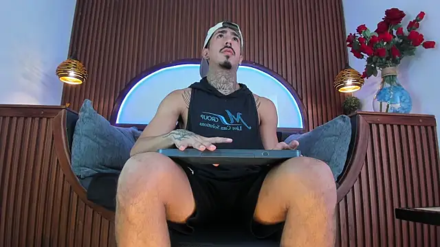 Donovan Desmond online show from 5, 11, 2025