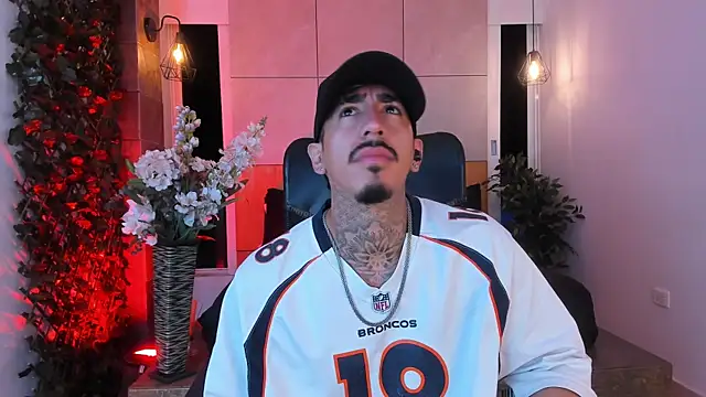 Snapshot of Donovan_Desmond chatting on 21, 2, 2026 Donovan Desmond online show from 21, 2, 2026