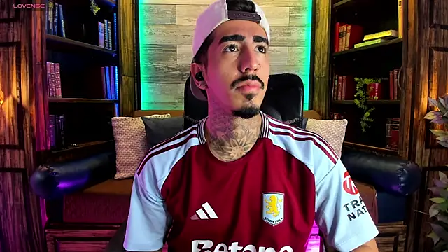 Snapshot of Donovan_Desmond chatting on 5, 2, 2026 Donovan Desmond online show from 5, 2, 2026