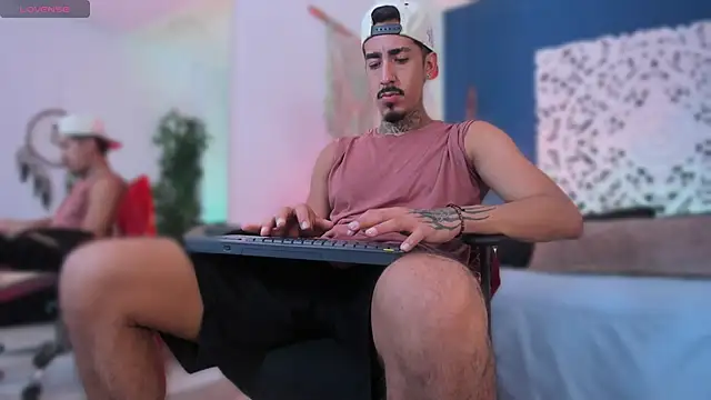 Snapshot of Donovan_Desmond chatting on 4, 2, 2026 Donovan Desmond online show from 4, 2, 2026