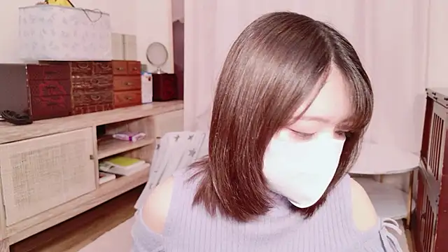 Azusa DoMybest online show from 18, 3, 2026