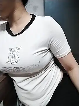 Mie rose online show from 13, 4, 2026