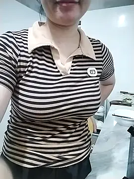 Snapshot of Mie_rose chatting on 19, 4, 2026 Mie rose online show from 19, 4, 2026