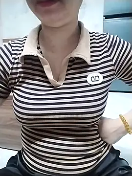 Snapshot of Mie_rose chatting on 24, 4, 2026 Mie rose online show from 24, 4, 2026