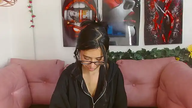 Miahotcs1 online show from 28, 3, 2026