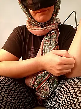 ezgi2545 online show from 9, 11, 2025