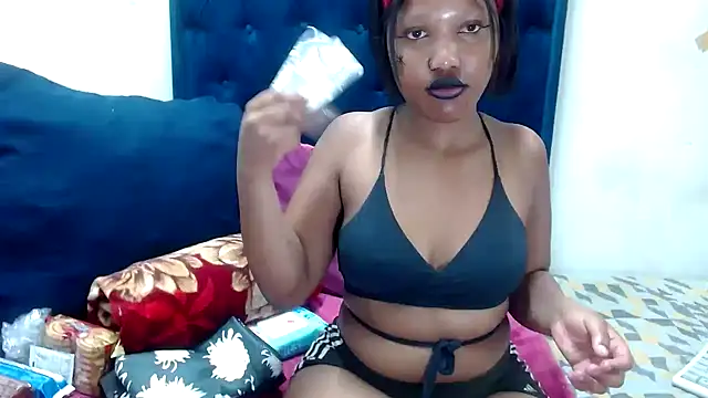 BUNNYCHOWX28 online show from 1, 10, 2025