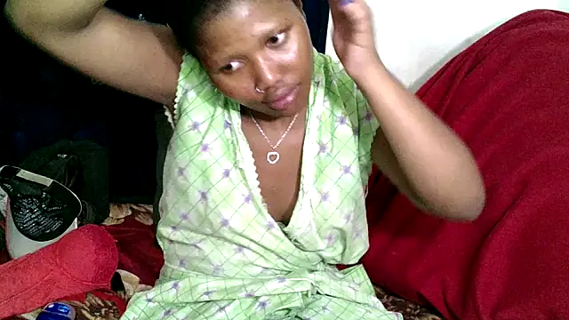 BUNNYCHOWX28 online show from 7, 1, 2026