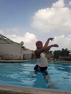 BUNNYCHOWX28 online show from 9, 3, 2026