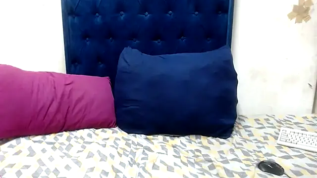 BUNNYCHOWX28 online show from 29, 9, 2025