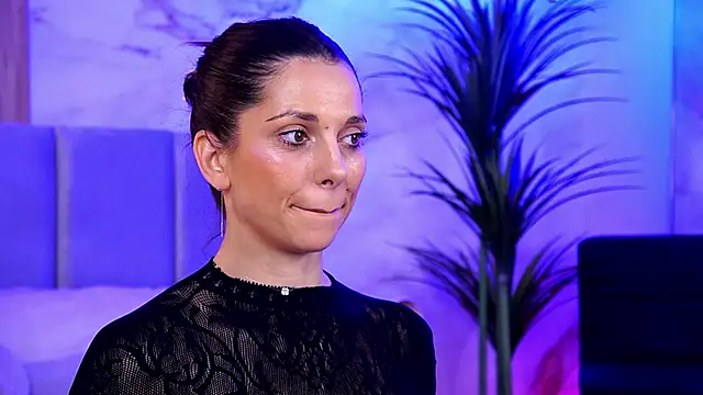 EllyLynn online show from 19, 10, 2025