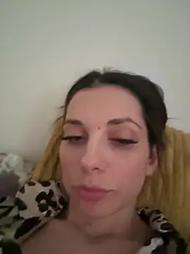 EllyLynn online show from 4, 3, 2026