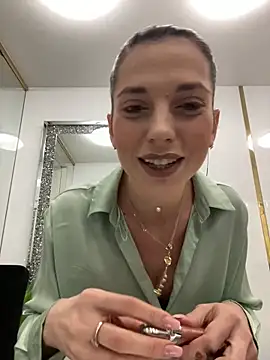 EllyLynn online show from 4, 4, 2026