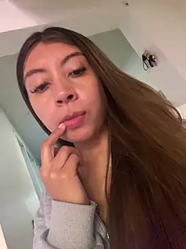 Sara-cooper2 online show from 4, 3, 2026