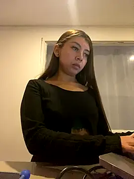 Sara-cooper2 online show from 27, 11, 2025