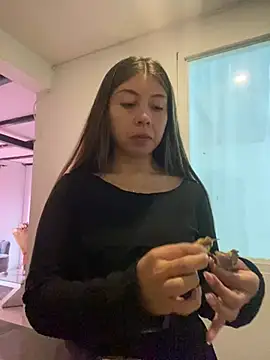 Sara-cooper2 online show from 17, 6, 2026