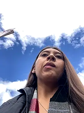 Sara-cooper2 online show from 8, 9, 2025