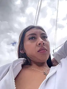 Sara-cooper2 online show from 27, 9, 2025