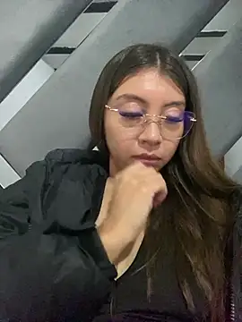 Sara-cooper2 online show from 27, 3, 2026