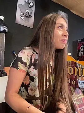 Sara-cooper2 online show from 25, 9, 2025