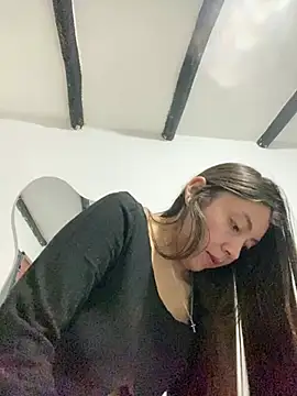 Sara-cooper2 online show from 6, 5, 2026