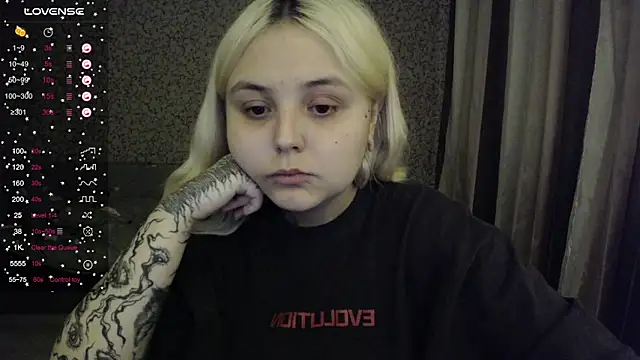 Snapshot of vendymories chatting on 15, 10, 2025 vendymories online show from 15, 10, 2025